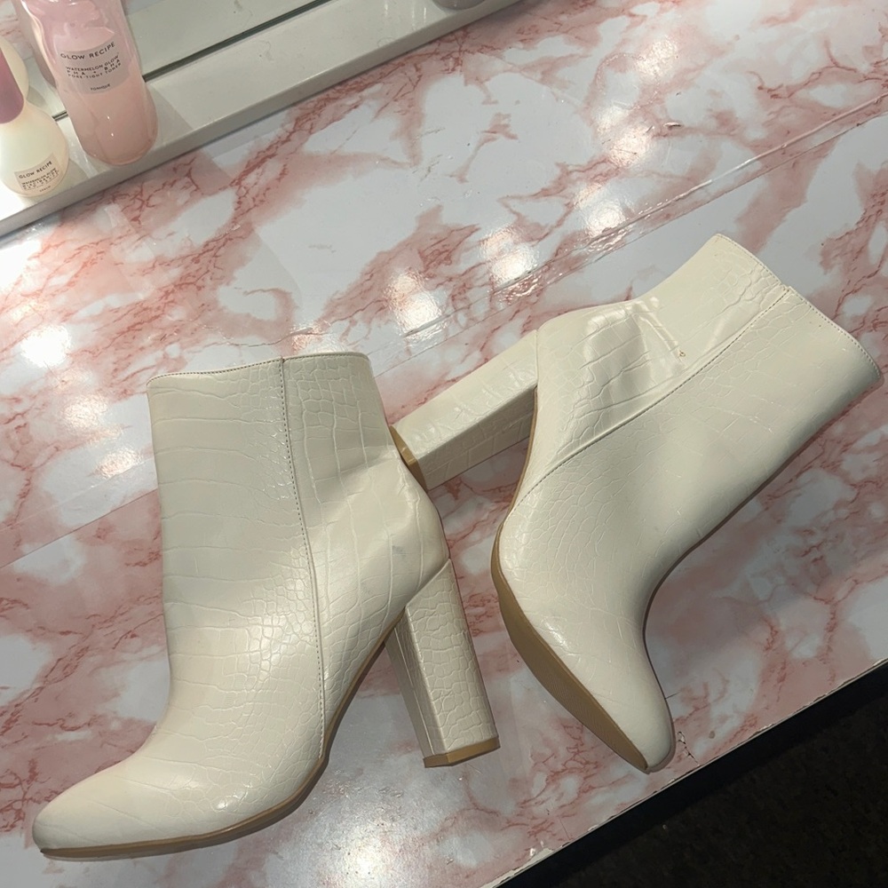 Elegant White Croc-Embossed Ankle Boots